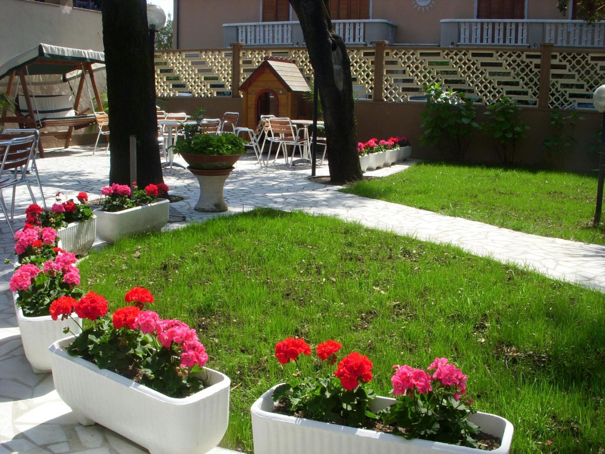 Hotel Roma Marina di Massa Kültér fotó