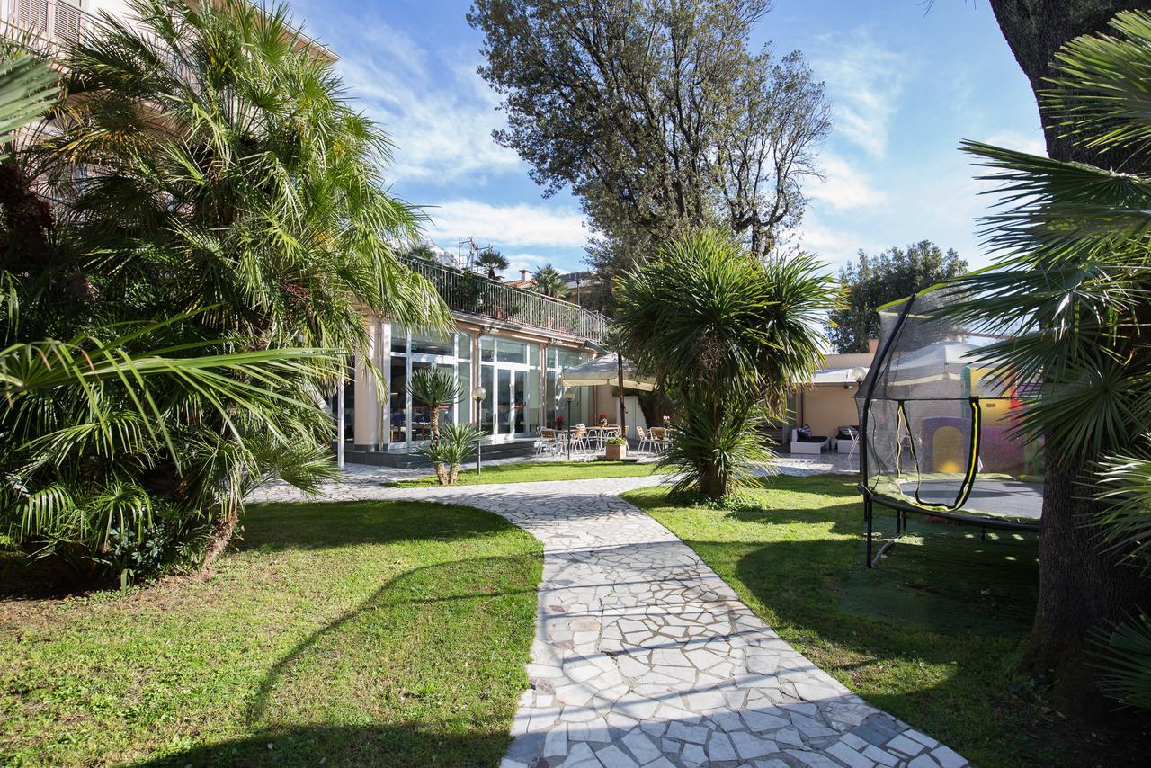 Hotel Roma Marina di Massa Kültér fotó
