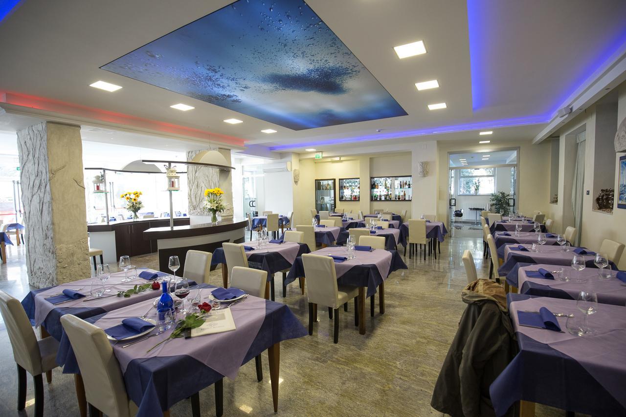 Hotel Roma Marina di Massa Kültér fotó
